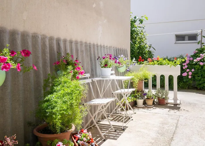 By The Sea - 21958 زادار